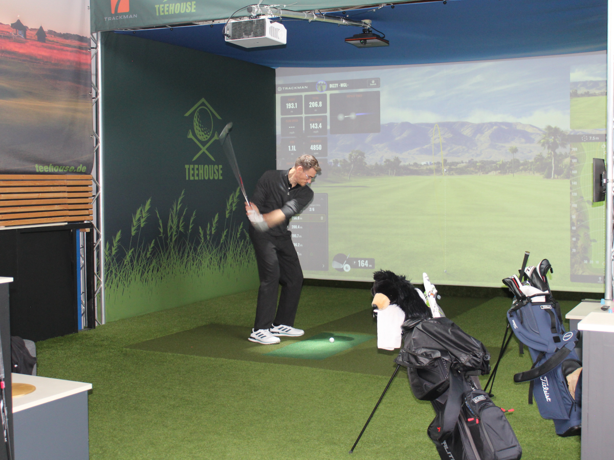 Trackman-Daten auf der großen Leinwand ,Golf Club Schönbuch