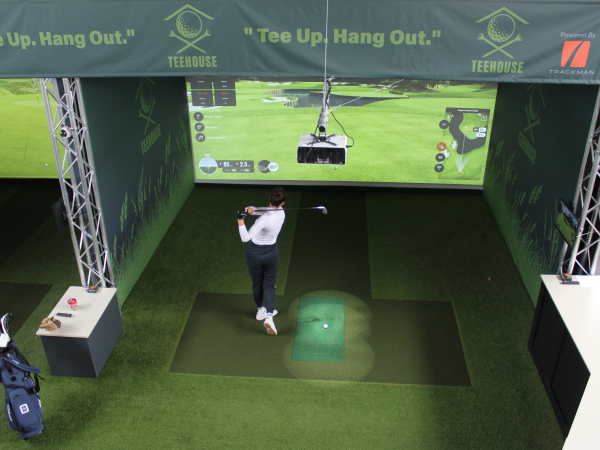 Teehouse Trackman IO von oben Bay 1 ,Golf Club Schönbuch